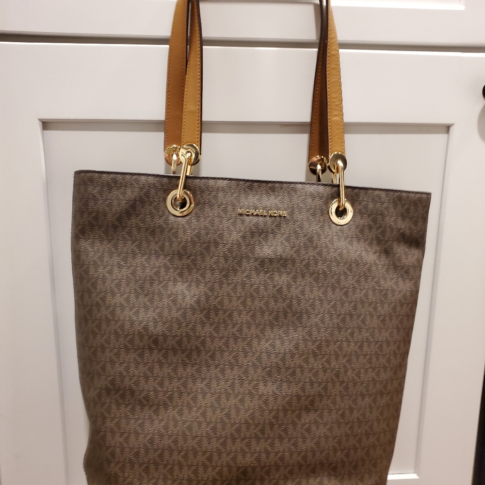 Michael Kors purse